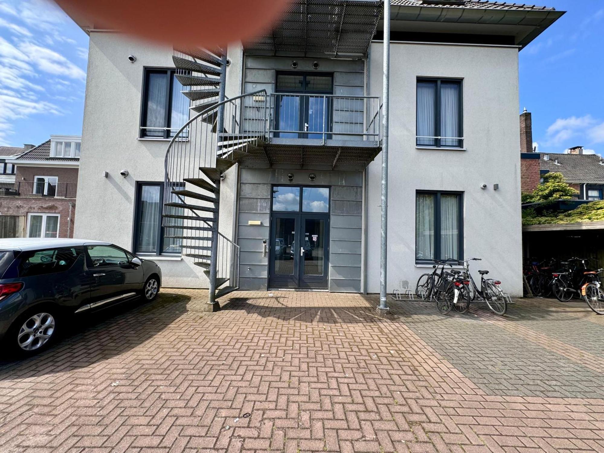 86 3City Appartement Met Prive Parkeerplaats Enschede Zewnętrze zdjęcie